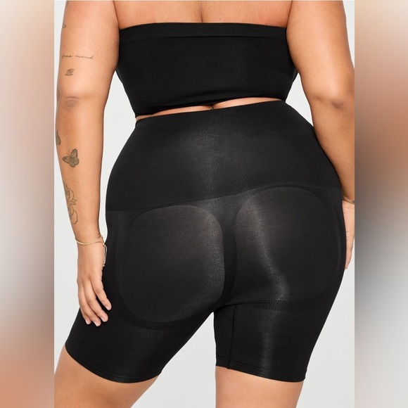 Fabletics Nearly Naked Shapewear Ultra High Waist Booty Lift Short Sz 1x/2x - Picture 2 of 8